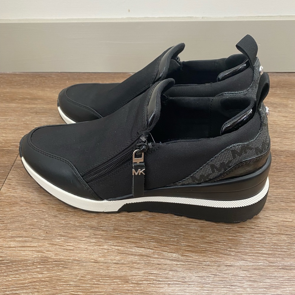 Michael Kors Sneaker Shoes Size 8,5